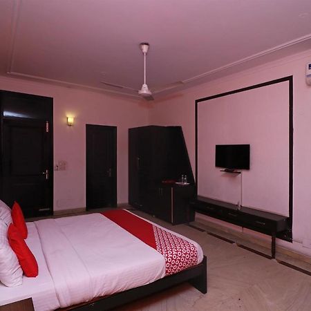 Oyo Flagship 74392 Hotel Mahesh Residency Hyderabad Bagian luar foto