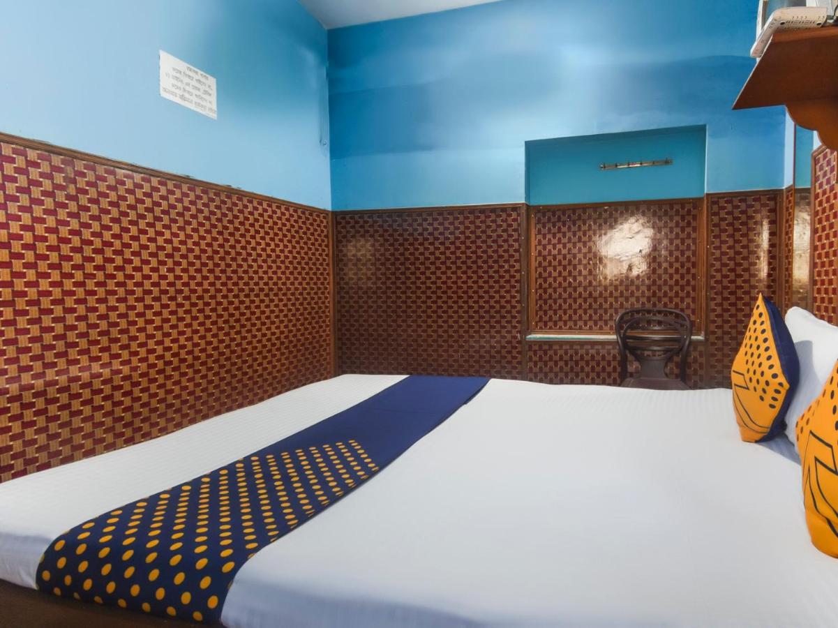 Oyo Flagship 74392 Hotel Mahesh Residency Hyderabad Bagian luar foto
