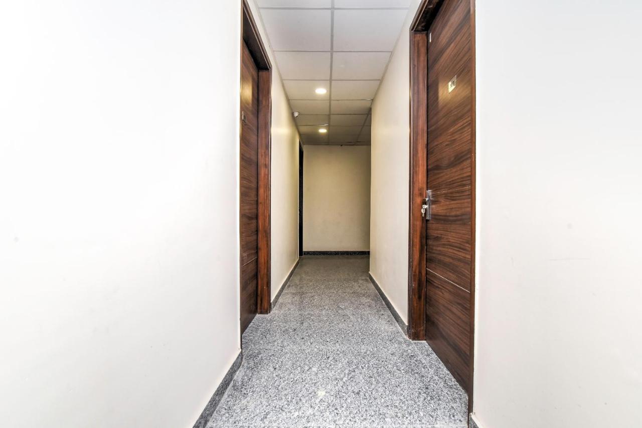 Oyo Flagship 74392 Hotel Mahesh Residency Hyderabad Bagian luar foto