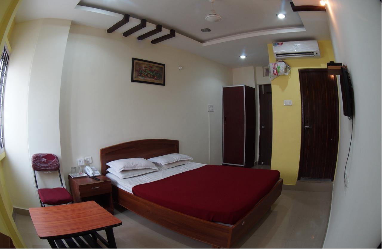 Oyo Flagship 74392 Hotel Mahesh Residency Hyderabad Bagian luar foto